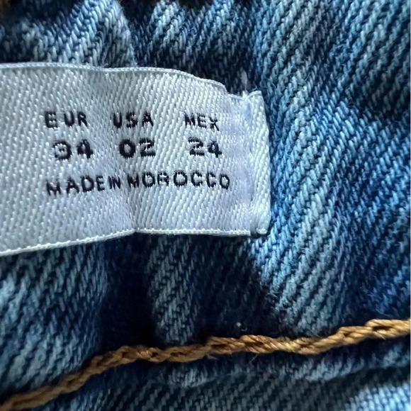 Zara Basic Z1975 Distressed Cuffed Denim Jean Shorts Size 2 Thrashed - Picture 10 of 10